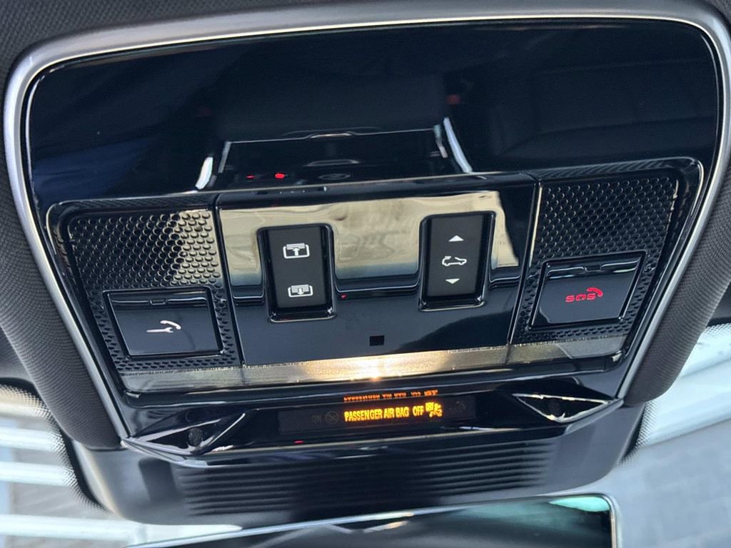 Certified 2025 Land Rover Range Rover Sport Dynamic SE image 23