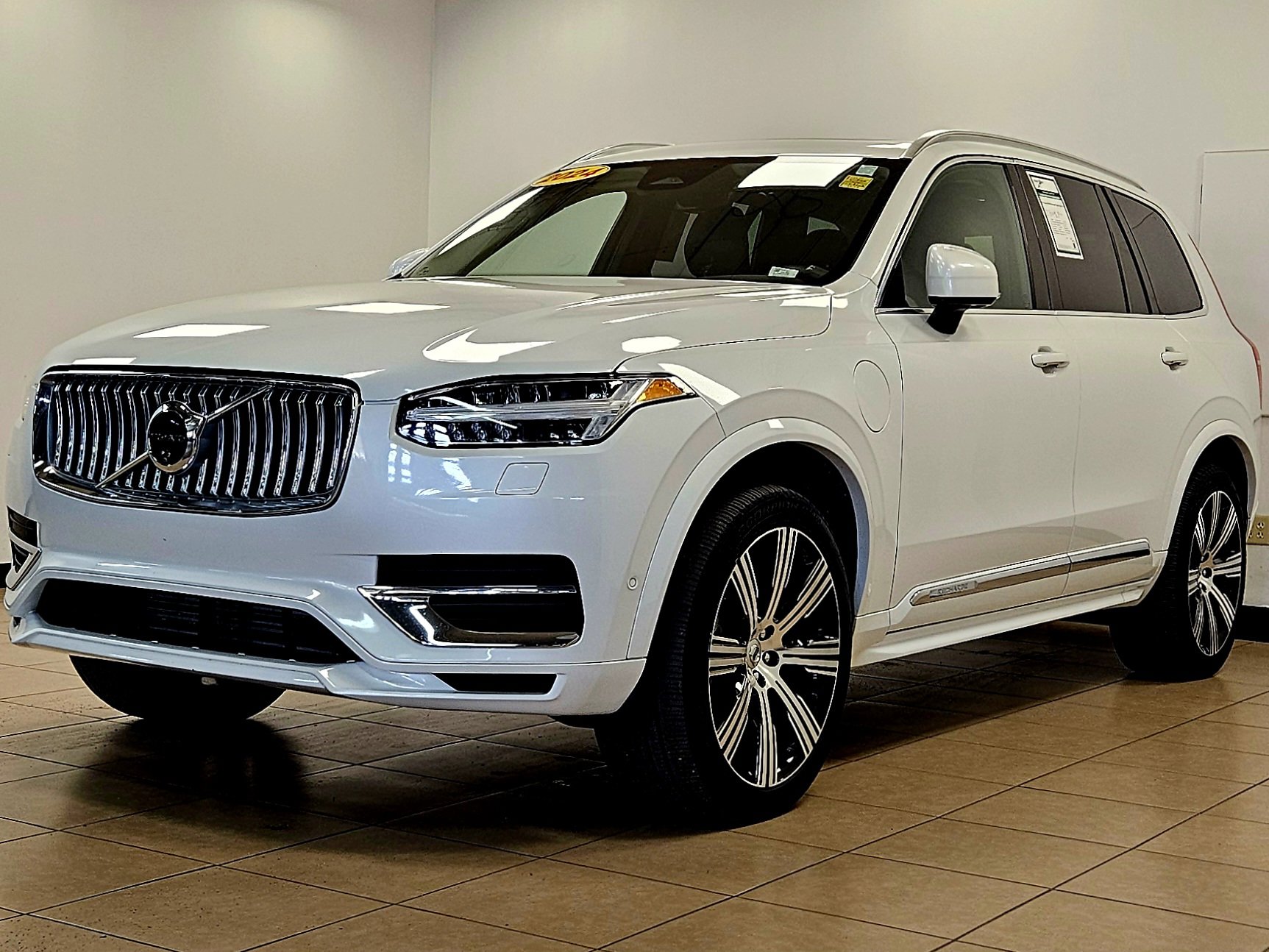 Used 2024 Volvo XC90 T8 Plus w/ Protection Package Premier image 2