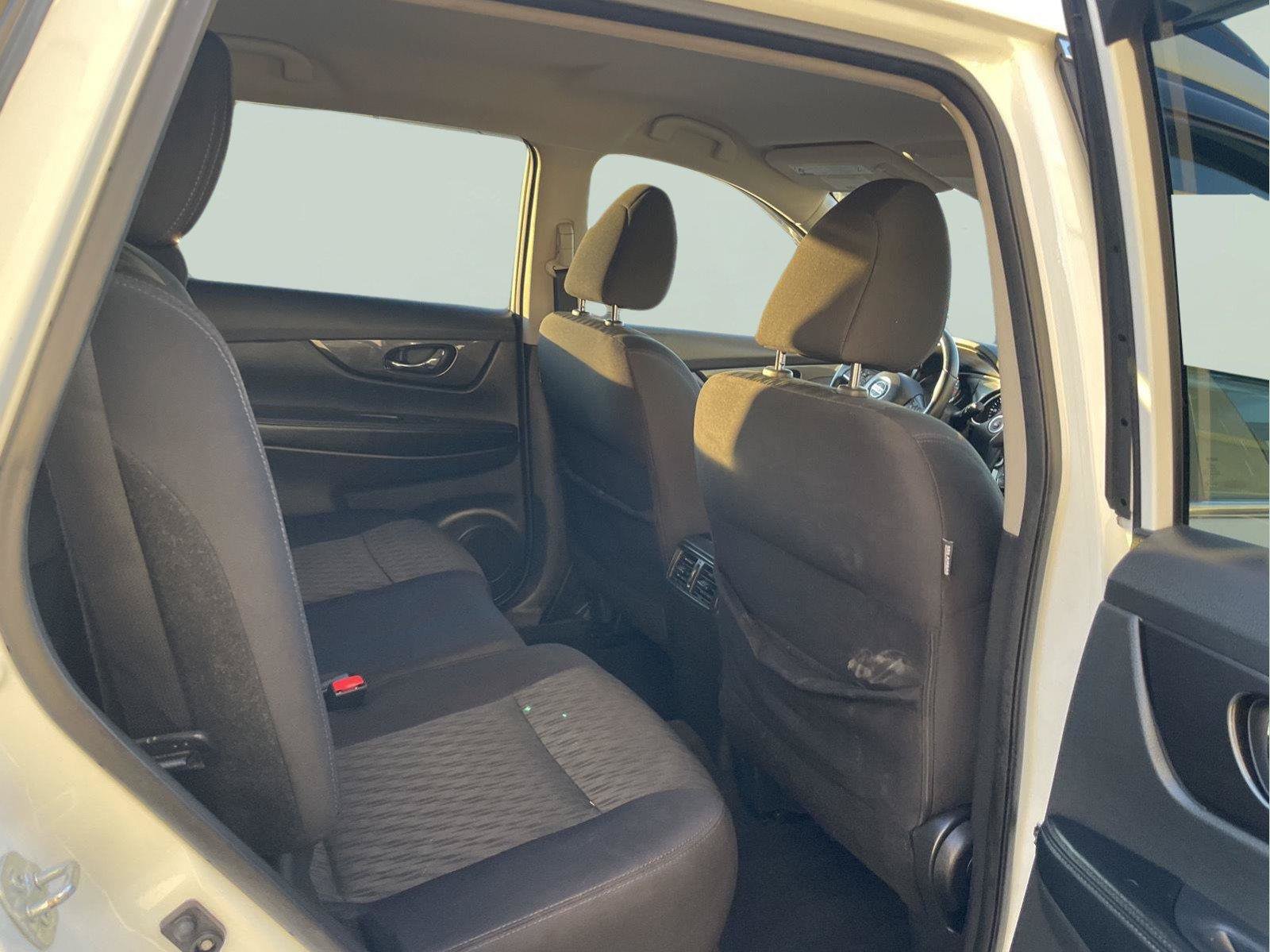 Used 2018 Nissan Rogue SV AWD/4WD image 21