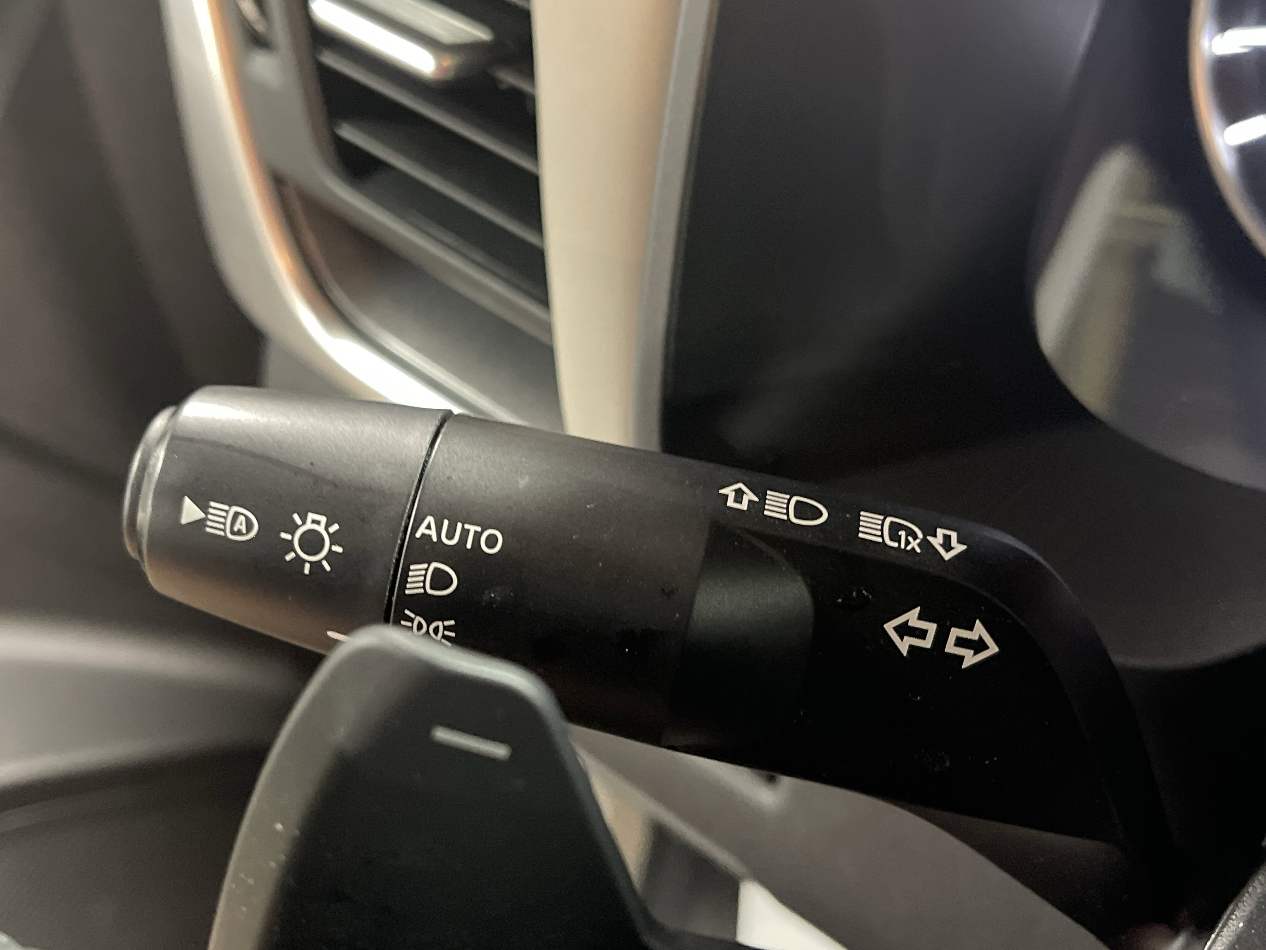 Used 2023 Nissan Rogue SV image 20