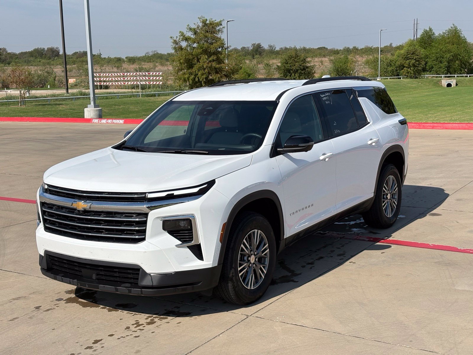 Certified 2026 Chevrolet Traverse LT w/ Driver Confidence Package FWD image 12