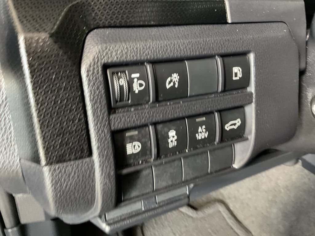 Used 2025 Toyota 4Runner Limited AWD/4WD image 18