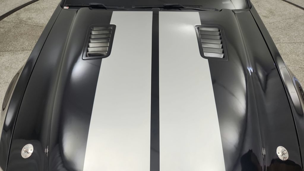 Used 2010 Ford Mustang Shelby GT500 RWD image 12