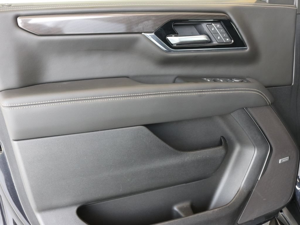 Used 2025 GMC Yukon XL Elevation AWD/4WD image 24
