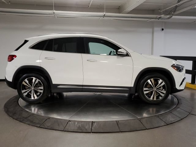 Used 2025 Mercedes-Benz GLA 250 4MATIC image 9