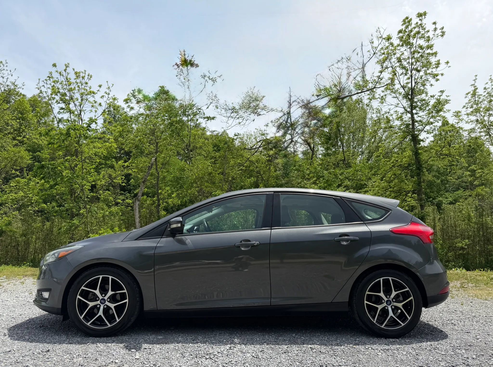 Used 2017 Ford Focus SEL w/ Cold Weather Package FWD image 8
