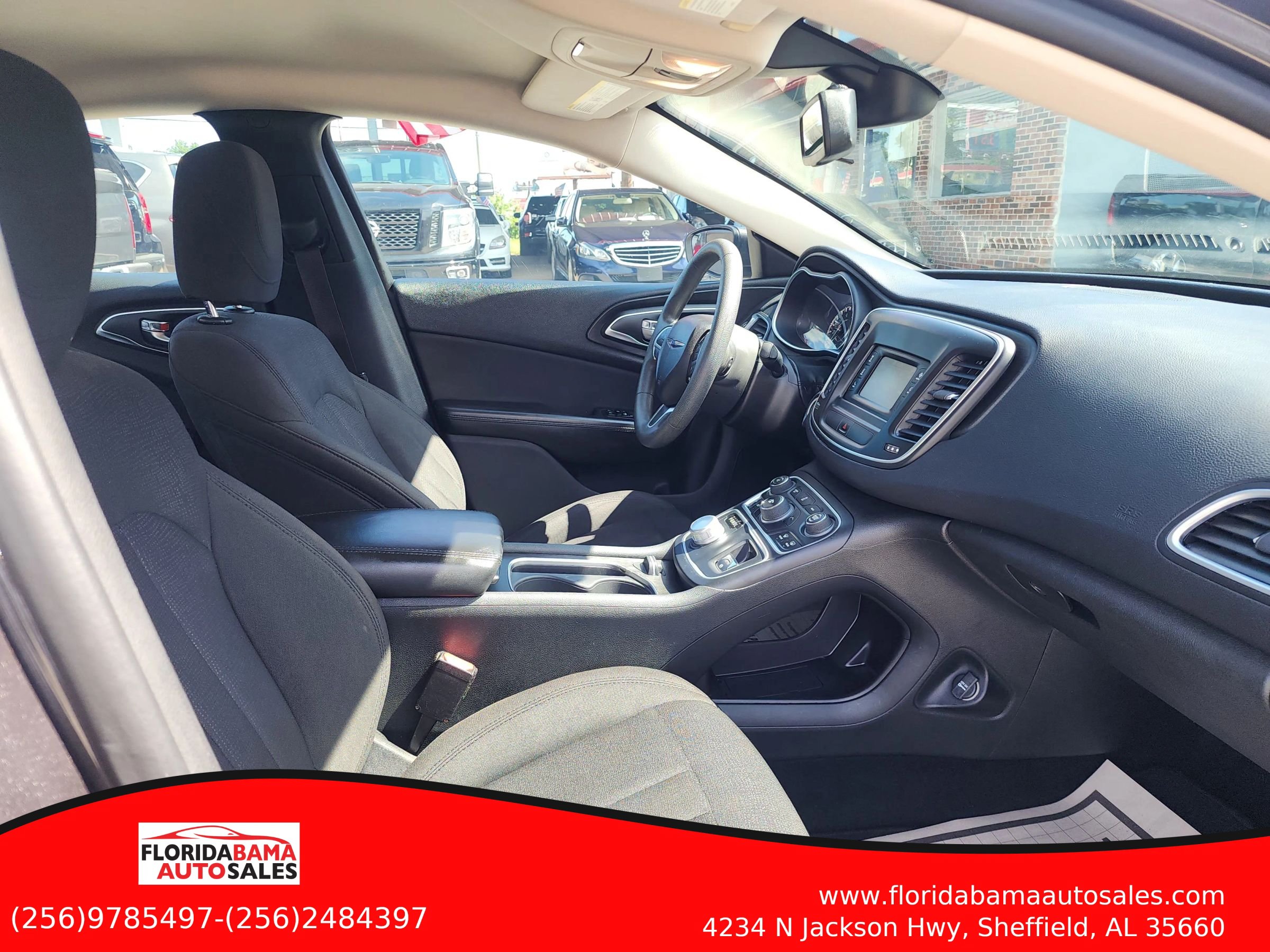 Used 2015 Chrysler 200 Limited FWD image 9