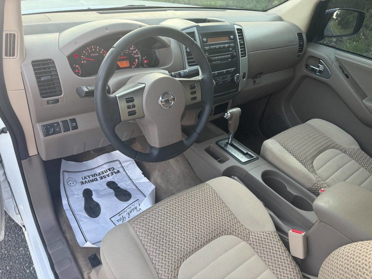 Used 2011 Nissan Frontier SV w/ SV Premium Utility Pkg RWD image 9
