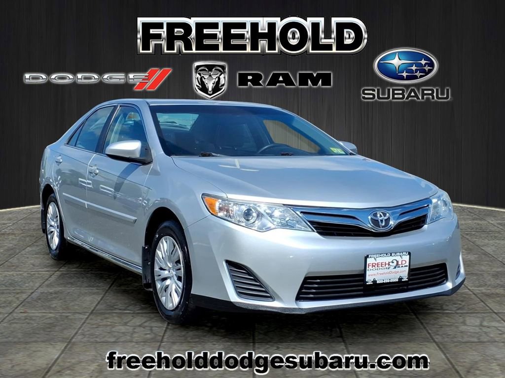 Used 2013 Toyota Camry LE w/ Preferred Accessory Pkg FWD image 1
