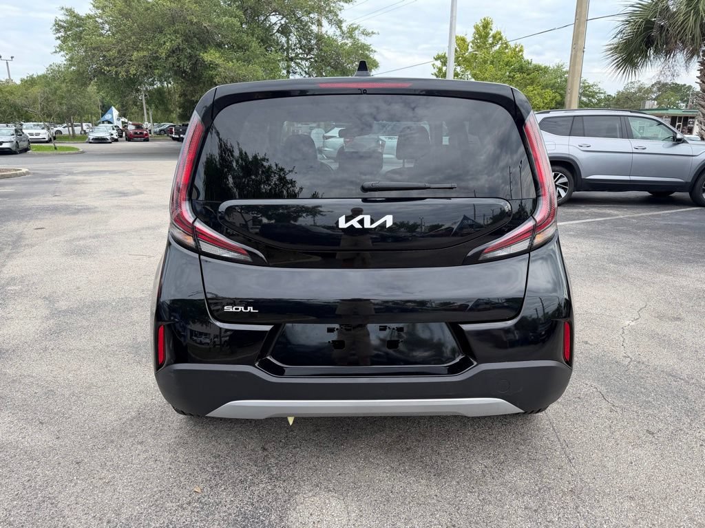 Used 2024 Kia Soul LX w/ Option Group 015 FWD image 5