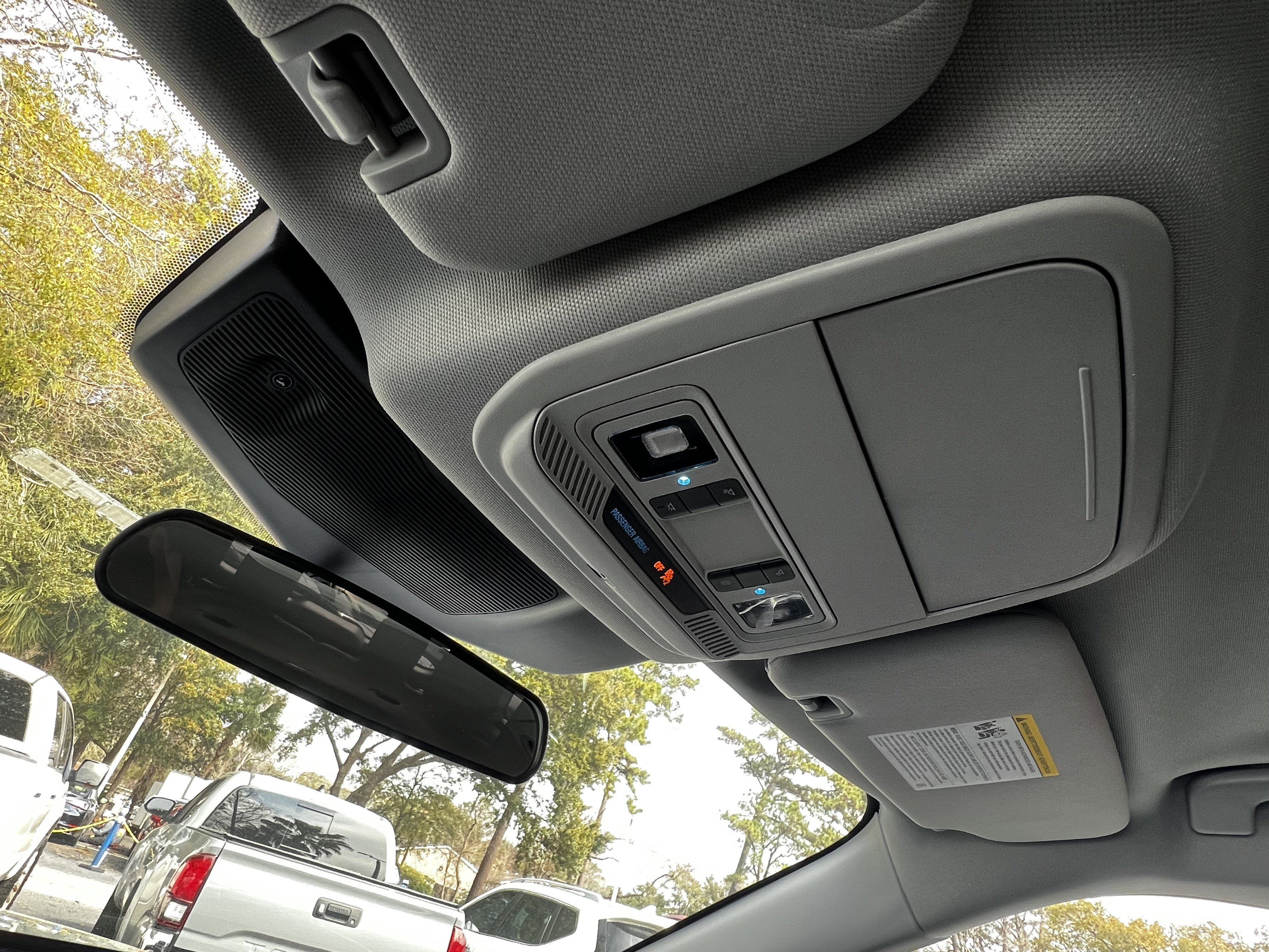 Used 2023 Ford Explorer XLT image 29