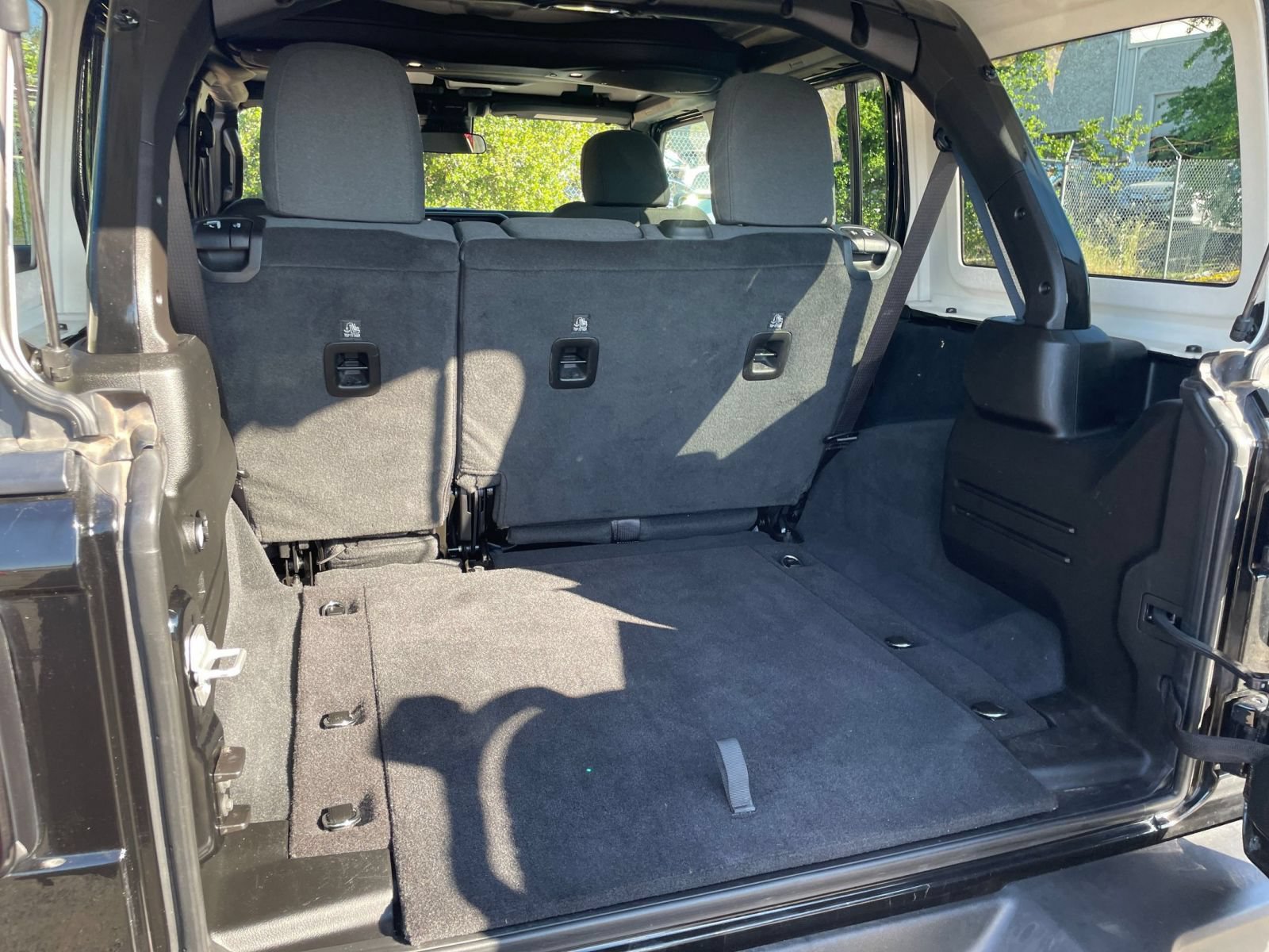 Used 2025 Jeep Wrangler Unlimited Sport AWD/4WD image 26