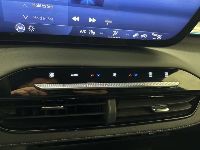 Used 2025 Buick Enclave Avenir w/ Super Cruise Package image 30