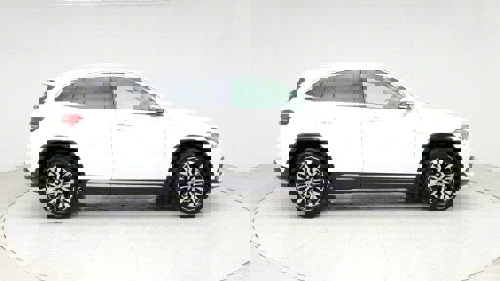 Used 2023 Mercedes-Benz GLA 250 w/ Premium Package image 4