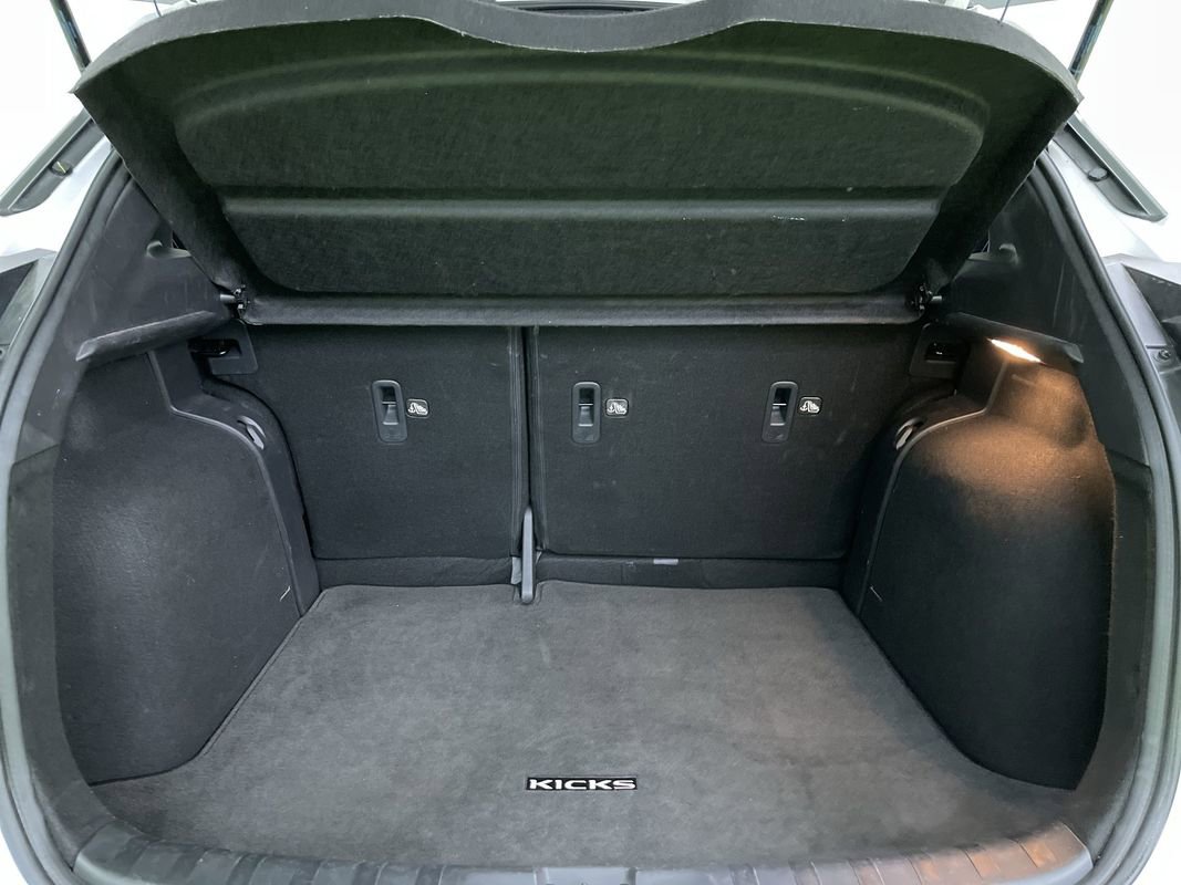 Used 2024 Nissan Kicks SR w/ SR Premium Package image 27