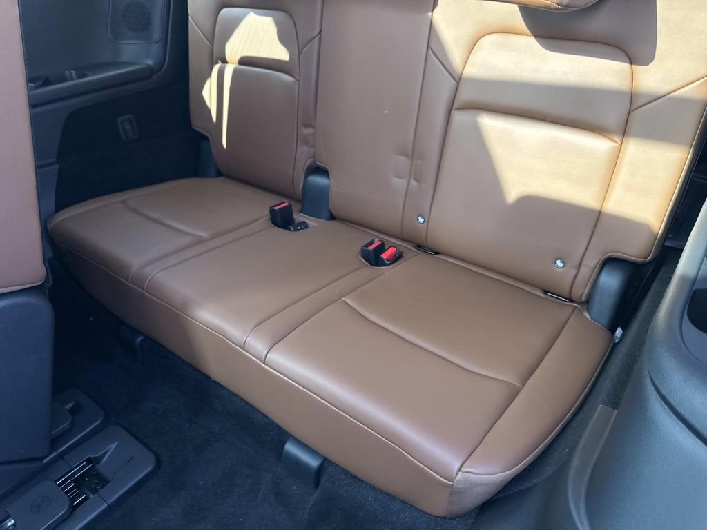 Used 2024 Nissan Pathfinder Platinum w/ Cargo Package image 13