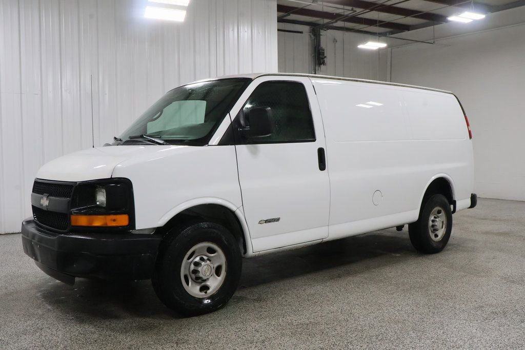 Used 2006 Chevrolet Express 2500 image 2