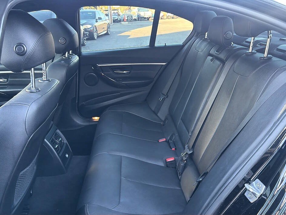 Used 2016 BMW 328i Sedan RWD image 16