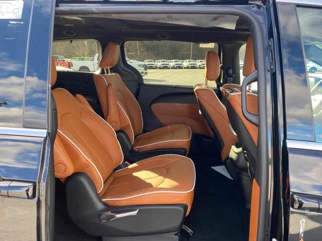 New 2026 Chrysler Pacifica Pinnacle AWD/4WD image 34