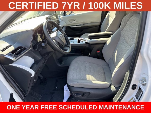 Used 2026 Toyota Sienna LE FWD image 14