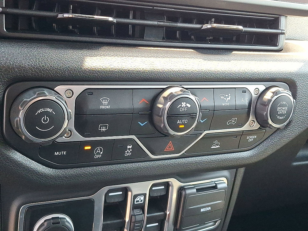 Used 2025 Jeep Gladiator Sport AWD/4WD image 25