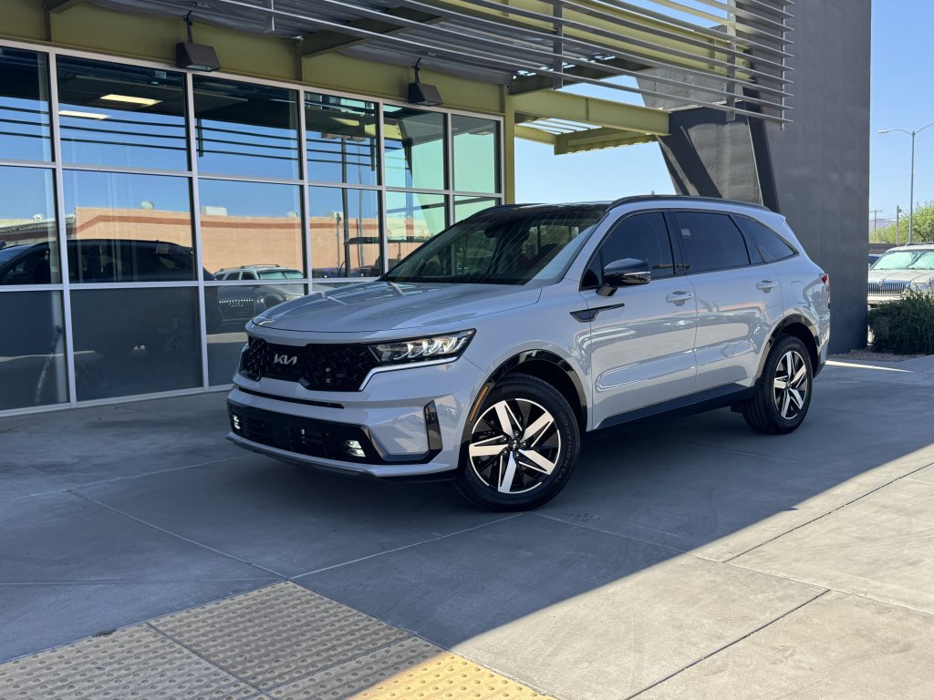 Used 2022 Kia Sorento EX w/ Panoramic Sunroof Package FWD image 1