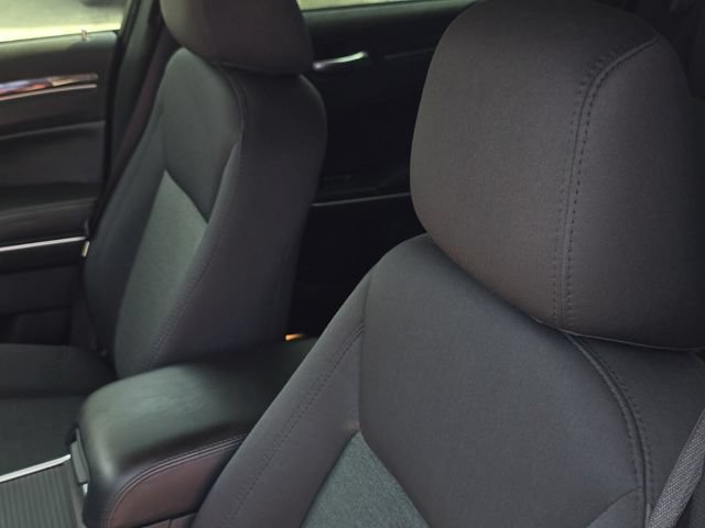 Used 2021 Chrysler 300 Touring w/ Sport Appearance Package RWD image 31
