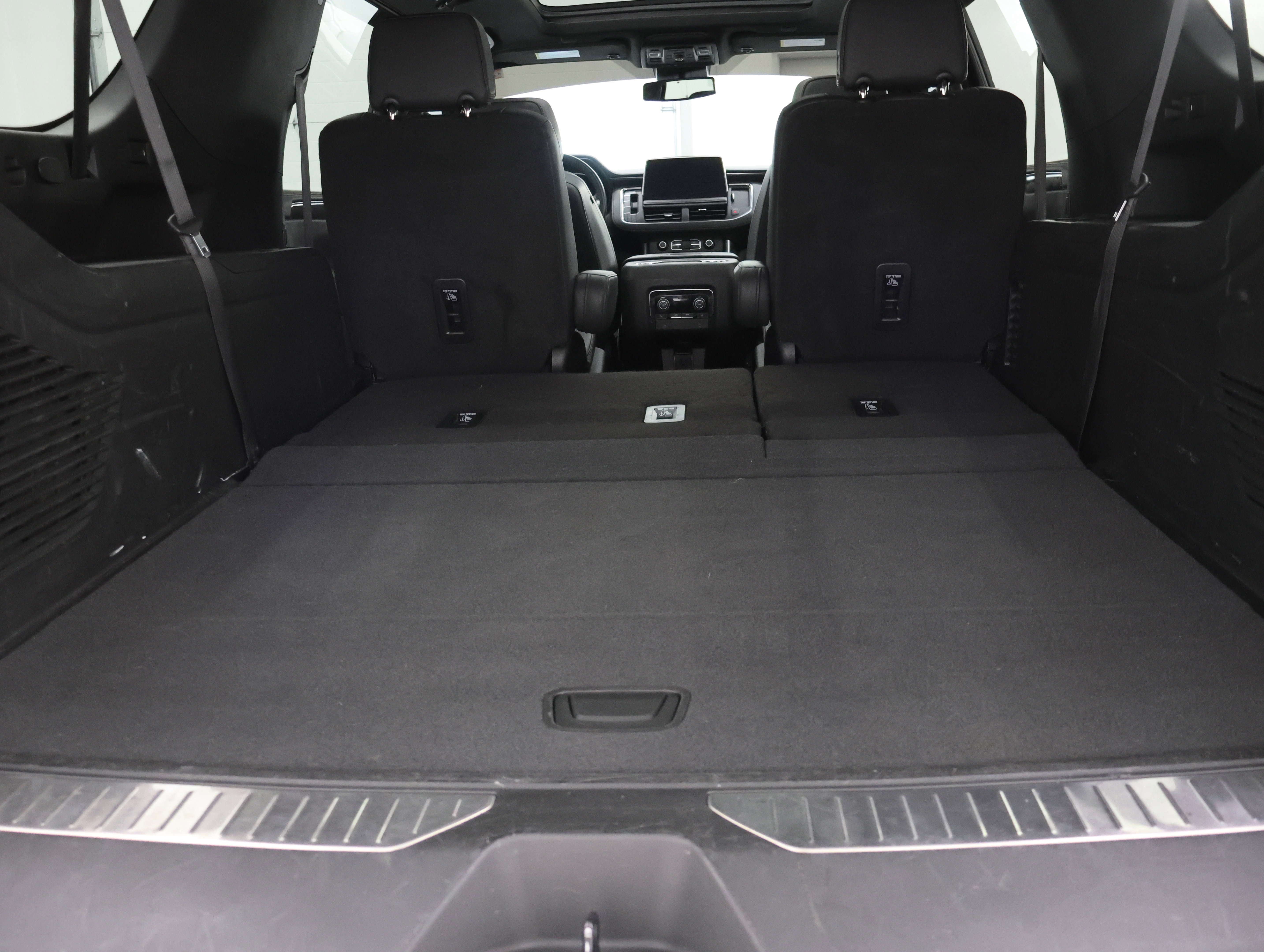 Used 2023 Chevrolet Suburban RST w/ Luxury Package AWD/4WD image 35