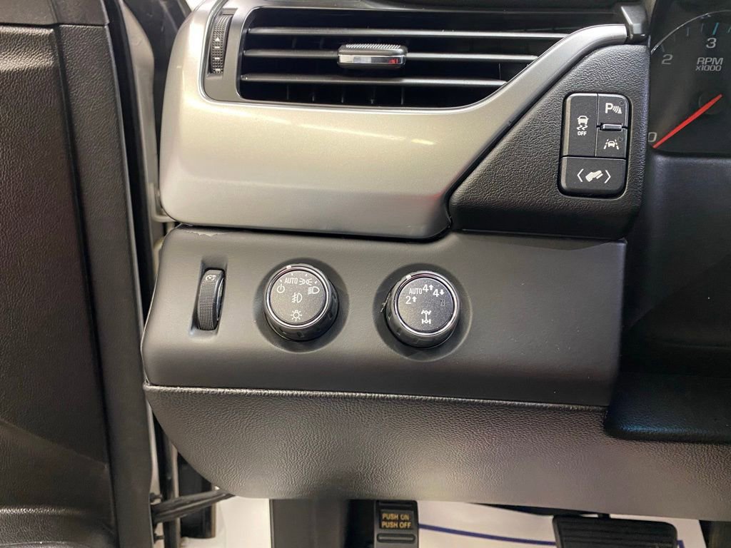 Used 2019 Chevrolet Suburban Premier AWD/4WD image 29