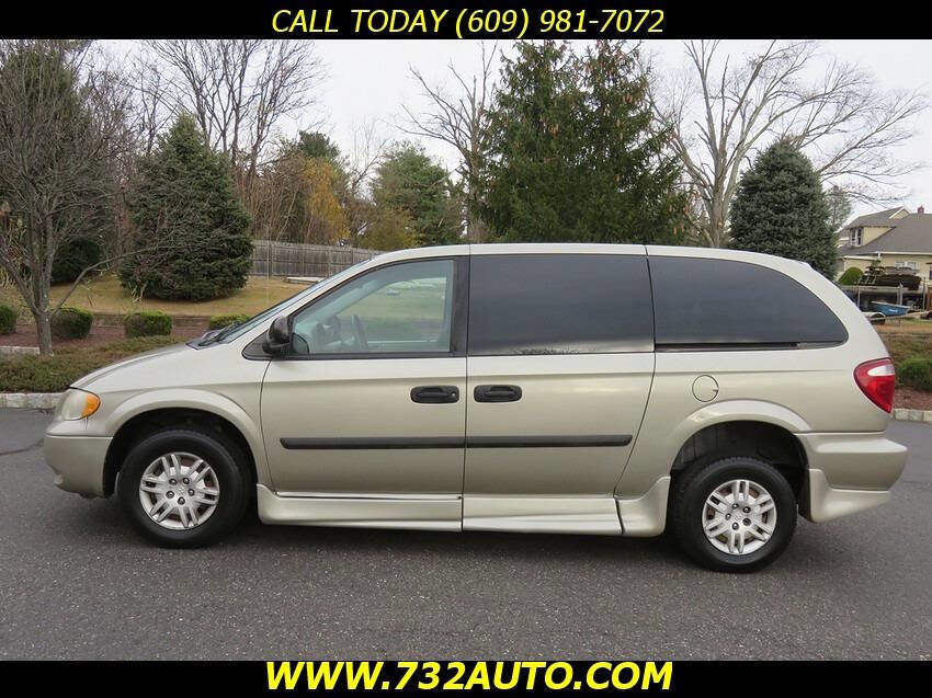 Used 2005 Dodge Grand Caravan SE w/ Popular Equipment Group I image 2