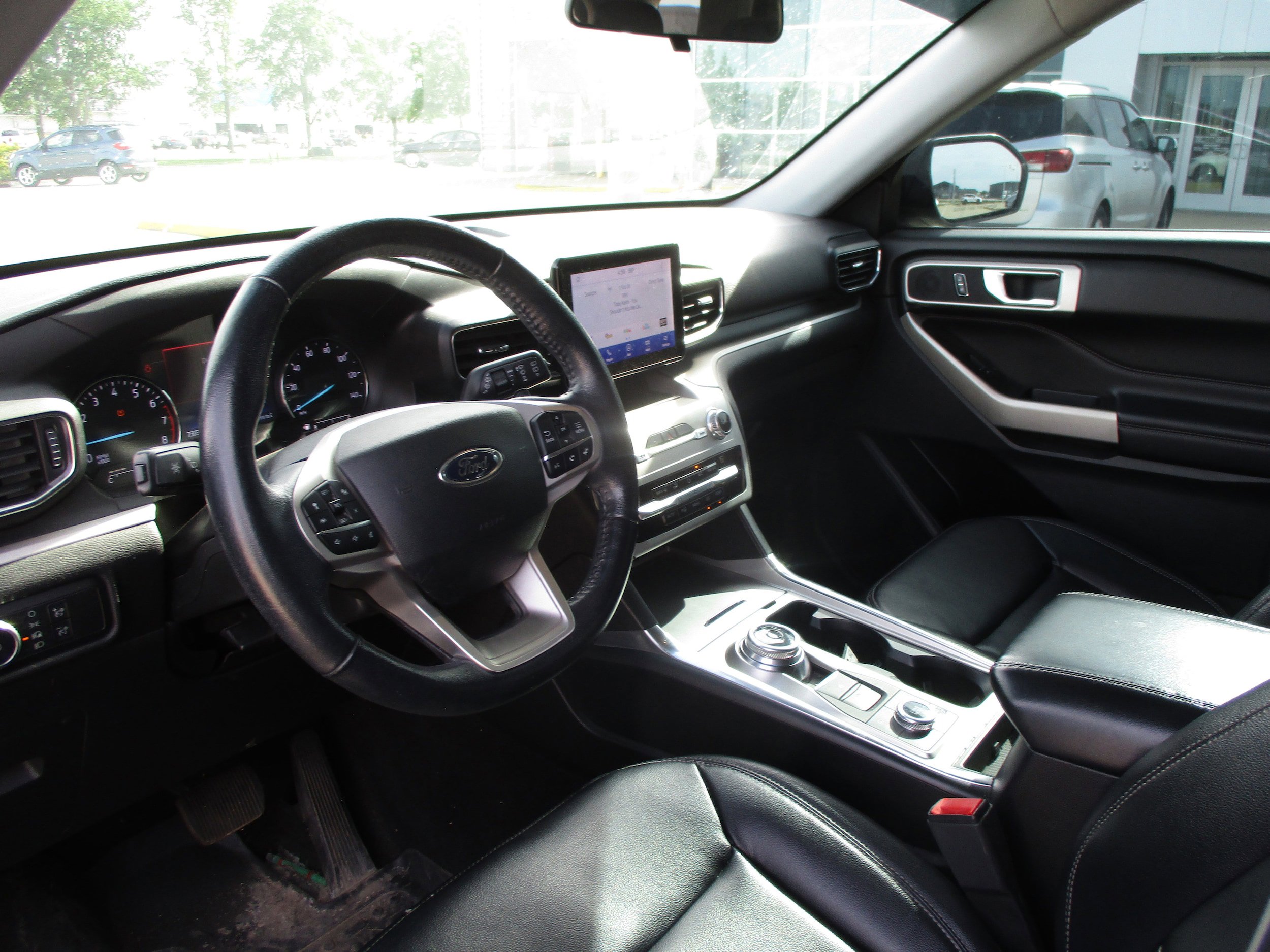 Used 2020 Ford Explorer XLT w/ Equipment Group 202A AWD/4WD image 9