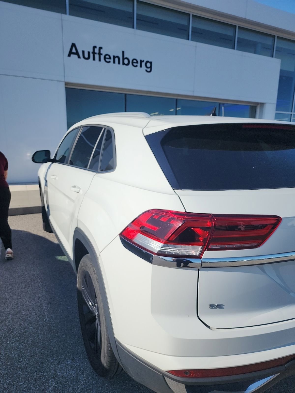 Used 2022 Volkswagen Atlas Cross Sport SE FWD image 6