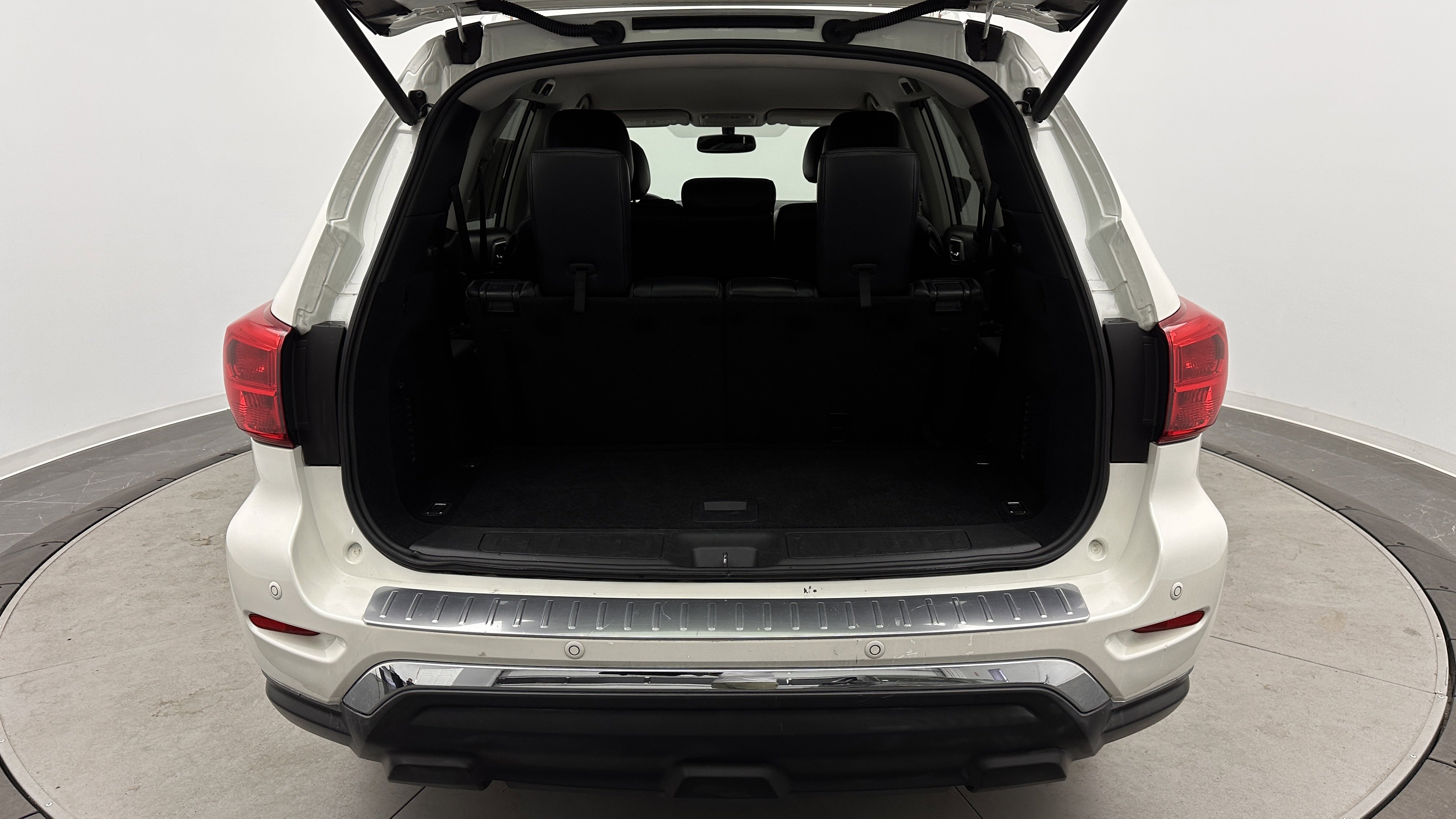 Used 2019 Nissan Pathfinder SL w/ Cargo Package image 34