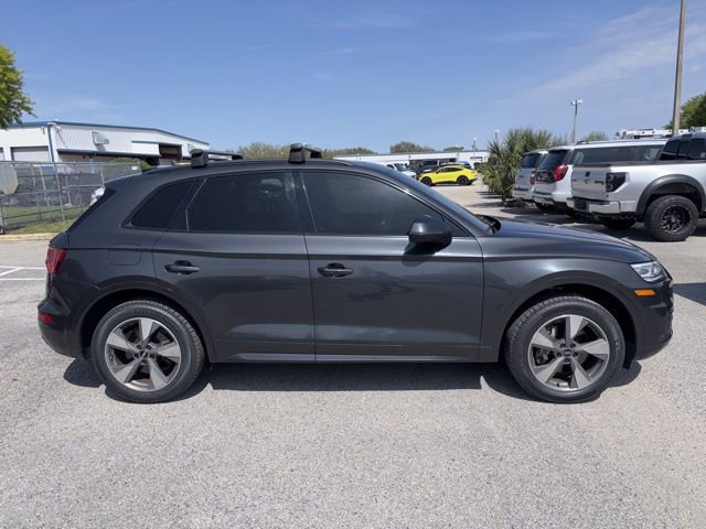 Used 2020 Audi Q5 2.0T Premium w/ Titanium Sport Package image 4