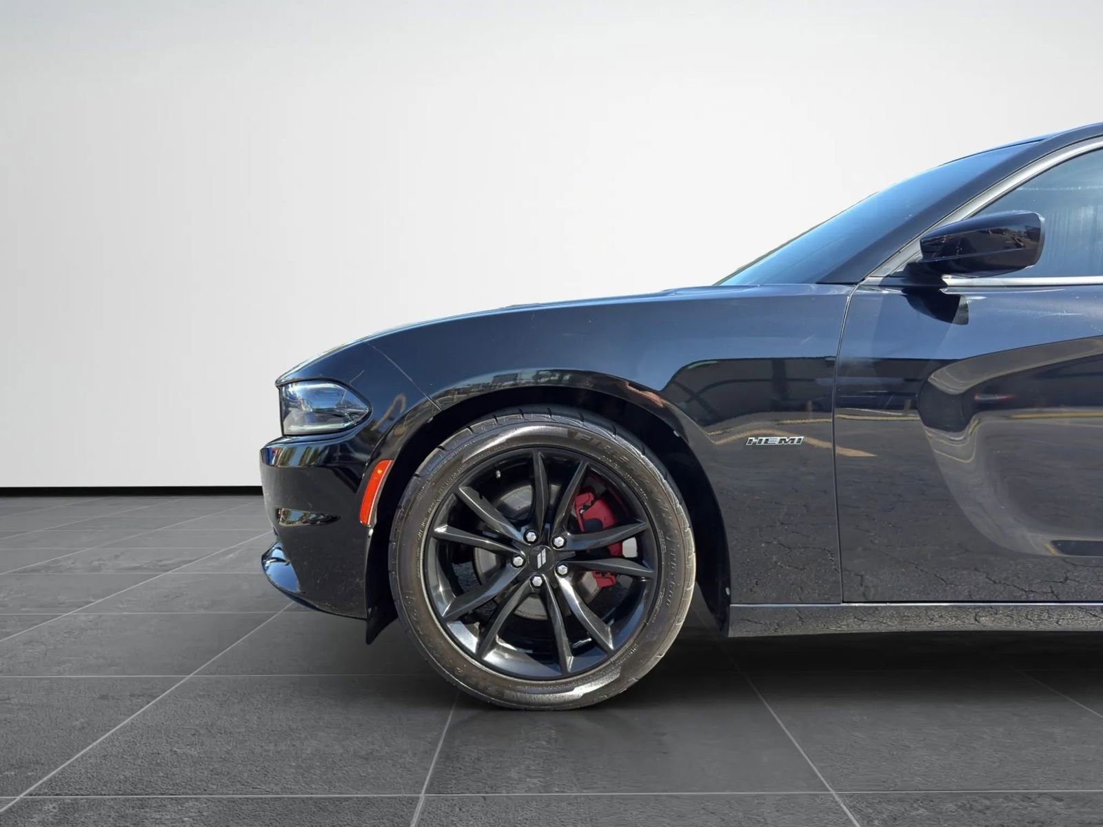 Used 2017 Dodge Charger R/T w/ Blacktop Package image 29