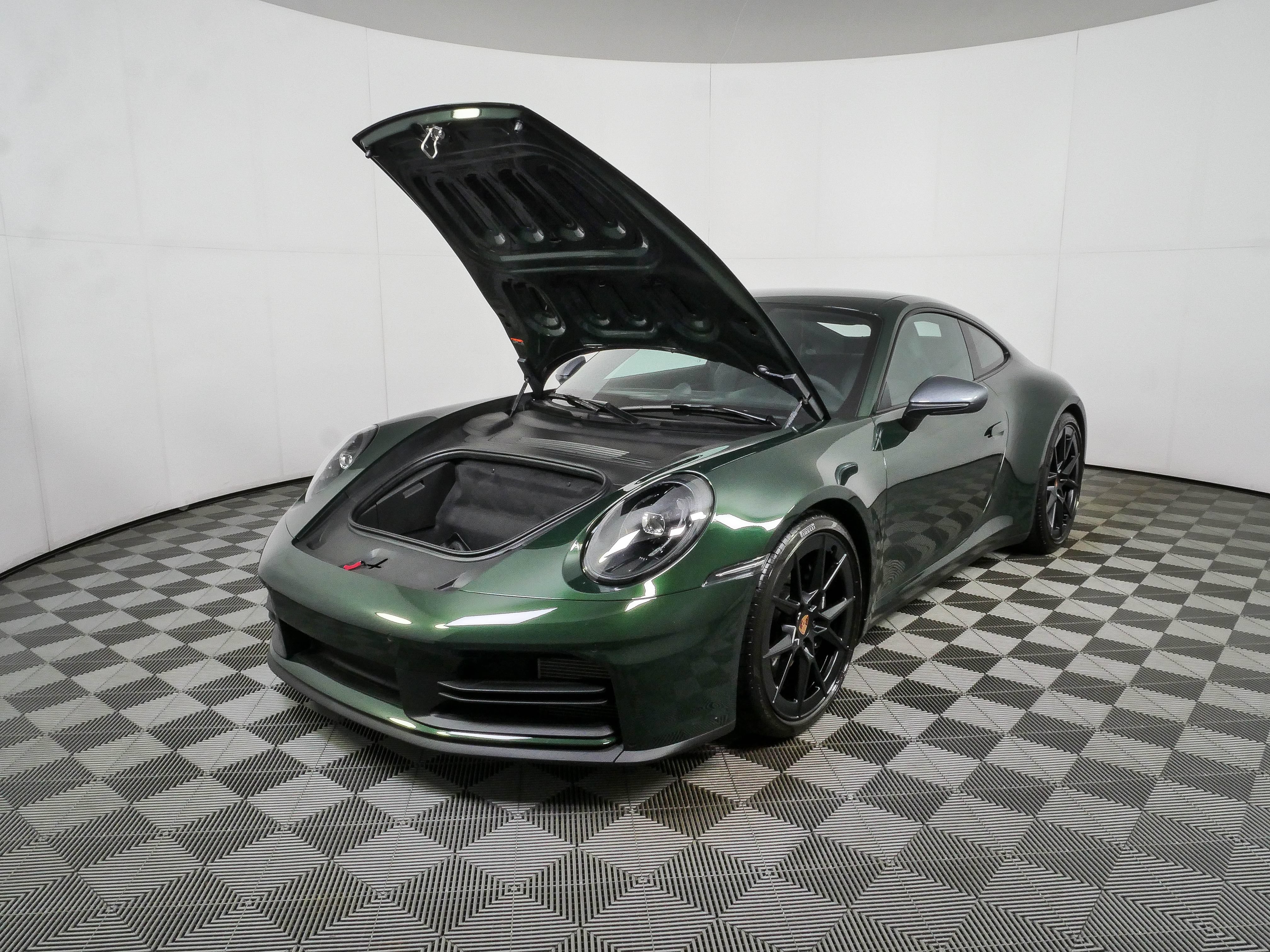 Certified 2026 Porsche 911 Carrera RWD image 32