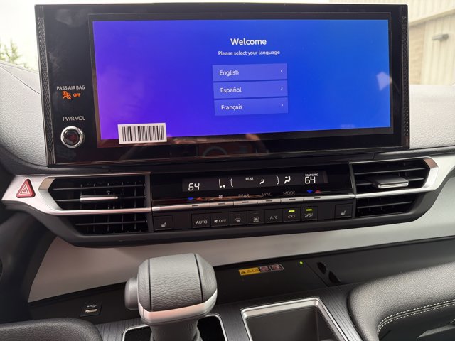 Certified 2025 Toyota Sienna XLE AWD/4WD image 15