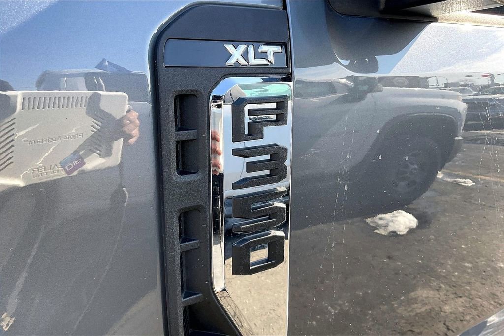 Used 2024 Ford F350 XLT image 7