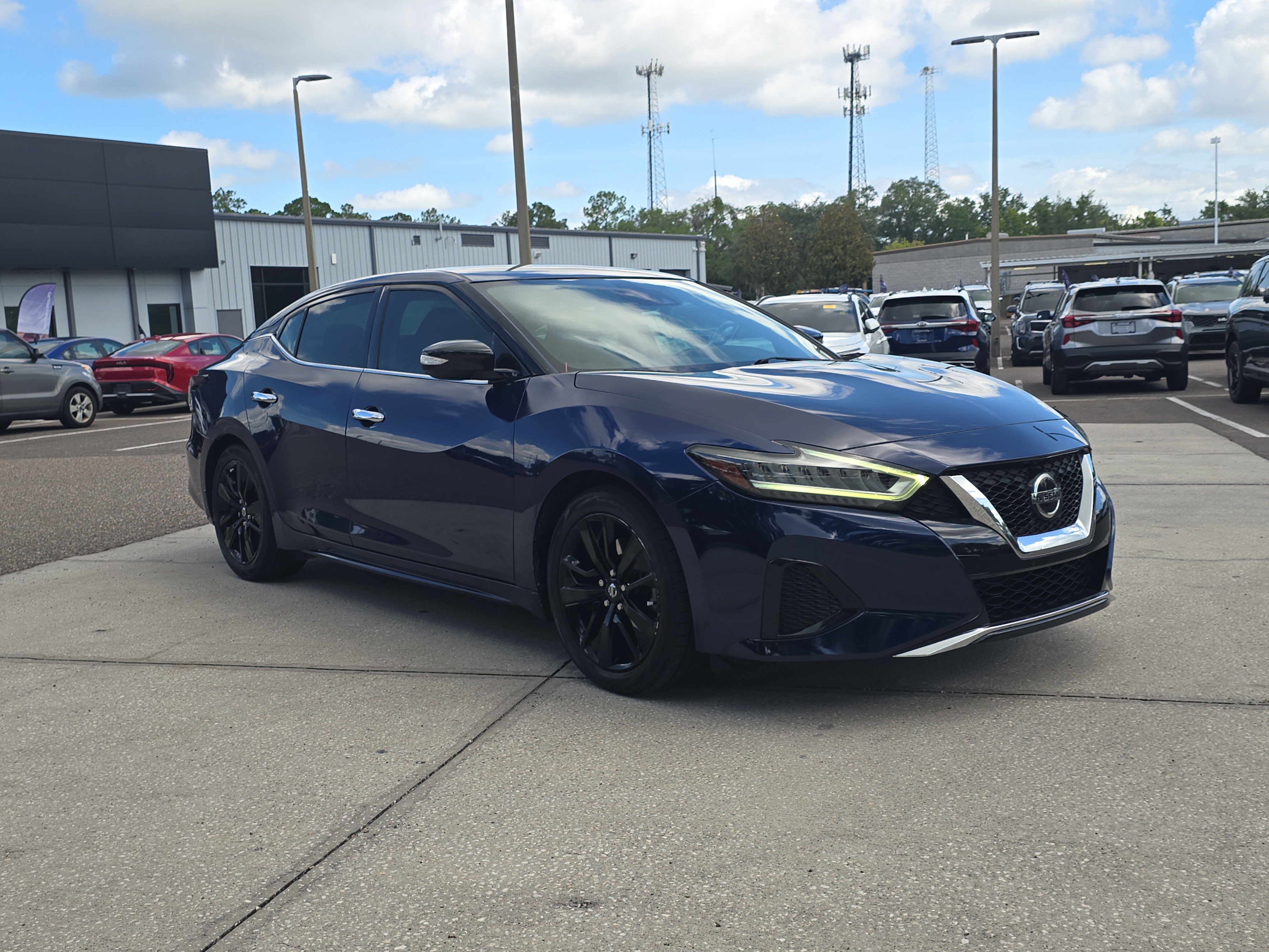Used 2020 Nissan Maxima 3.5 SV w/ Floor Mat Group FWD image 2