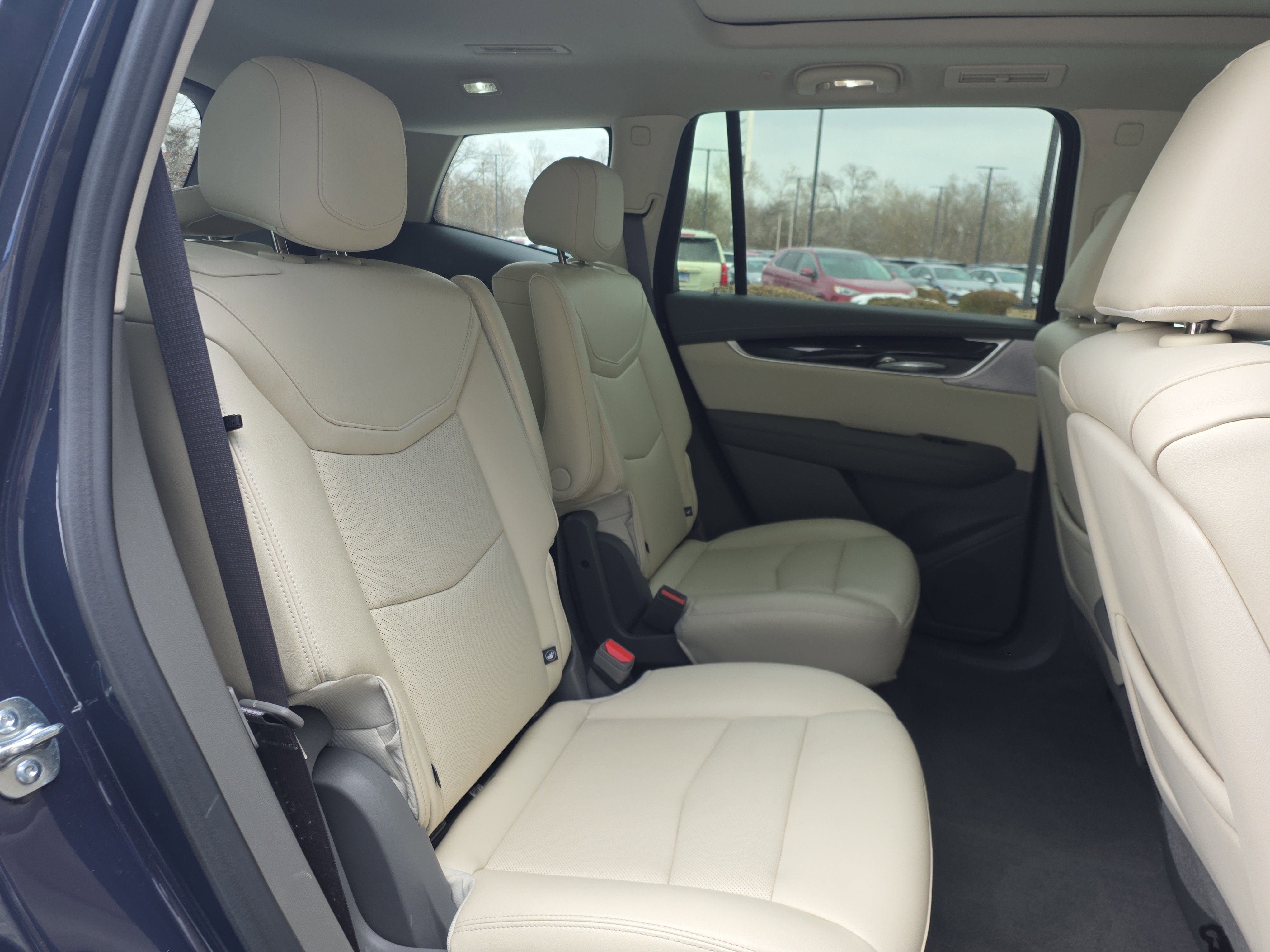 Certified 2025 Cadillac XT6 Premium Luxury image 35