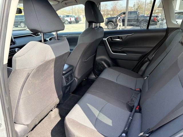 Used 2025 Toyota RAV4 XLE image 19