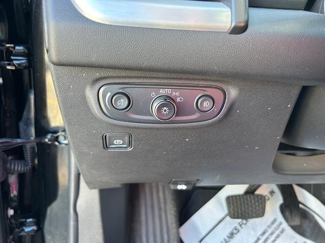 Used 2024 GMC Terrain SLT image 24