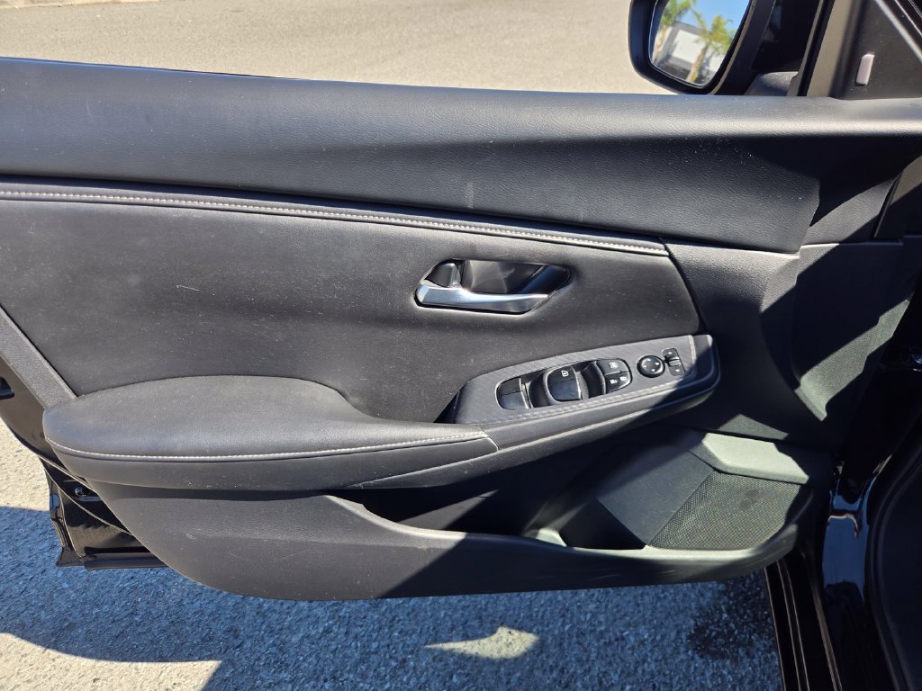 Used 2024 Nissan Sentra SV FWD image 16