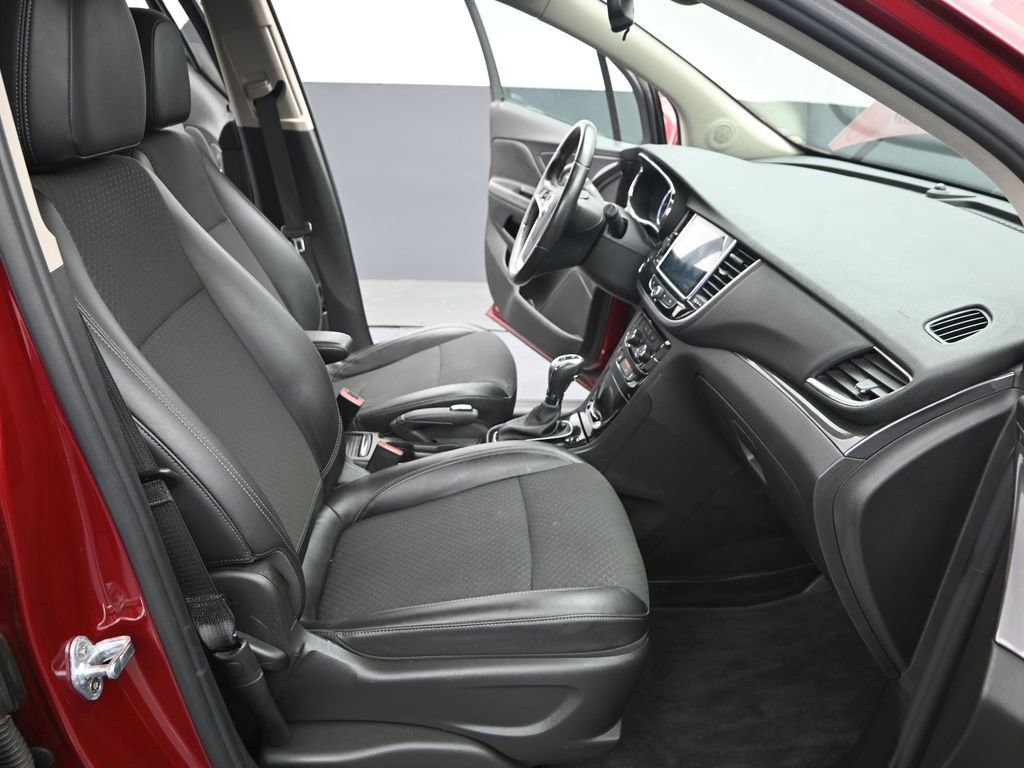 Used 2021 Buick Encore Preferred w/ Safety Package image 24