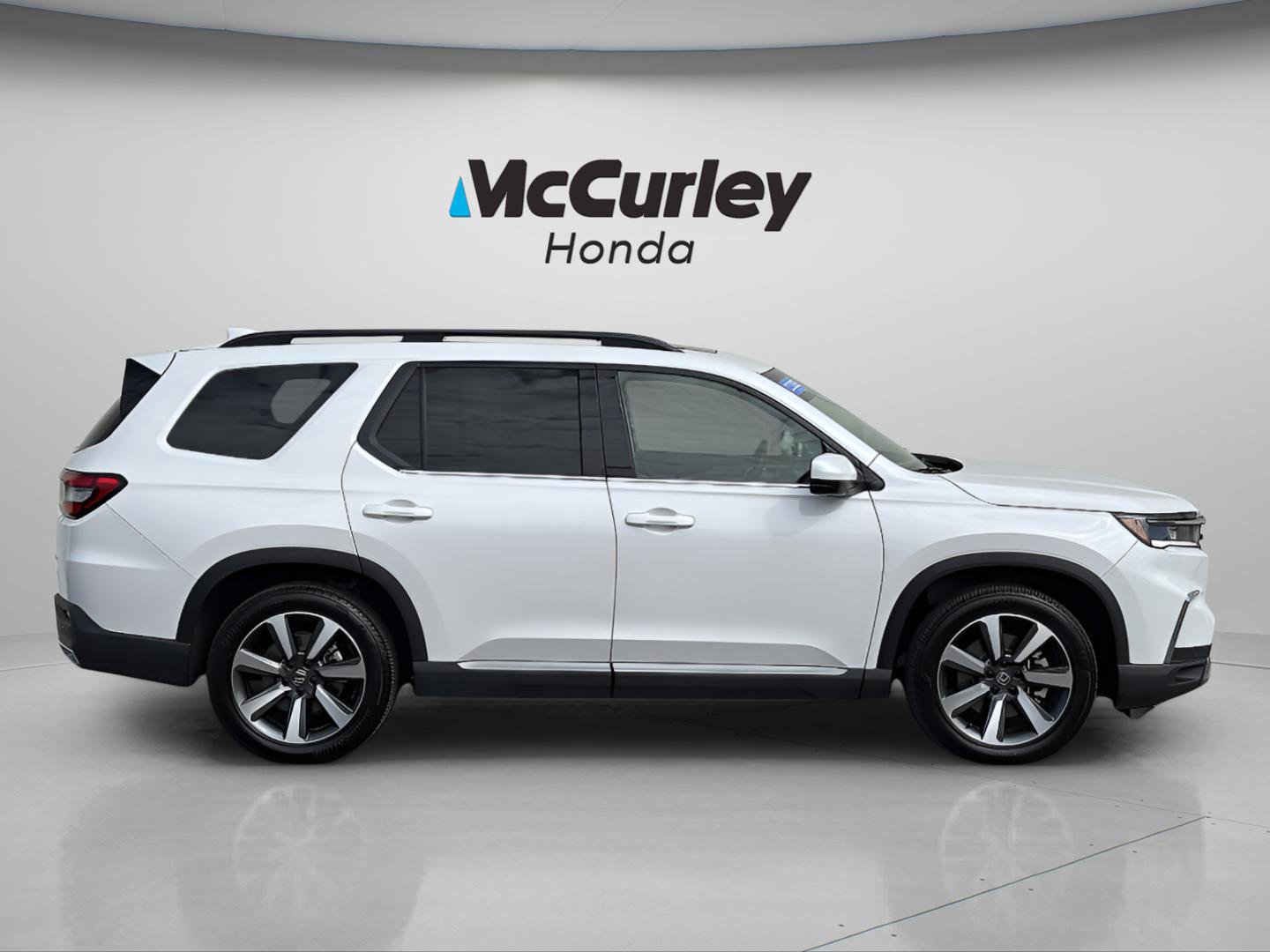 Certified 2025 Honda Pilot Elite image 2