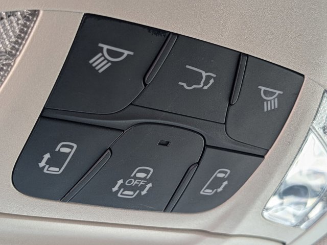 Used 2022 Chrysler Pacifica Touring-L FWD image 14