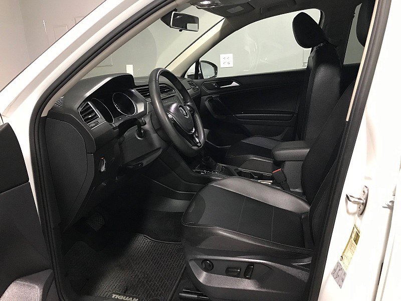 Used 2020 Volkswagen Tiguan SE w/ Panoramic Sunroof Package image 10