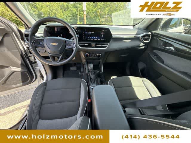 Used 2025 Chevrolet TrailBlazer LS w/ LS Convenience Package FWD image 19