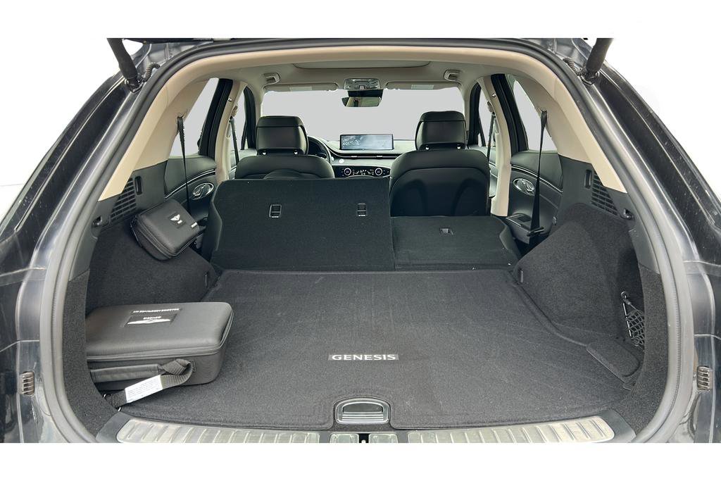 Used 2025 Genesis GV70 2.5T w/ Advanced Package AWD/4WD image 10