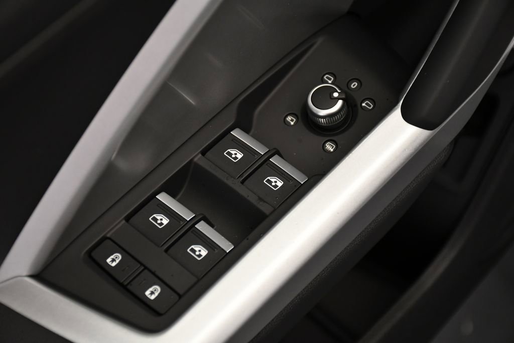 Used 2025 Audi Q3 2.0T Premium w/ Convenience Package image 36